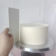 Perfect Plastic Cake Scraper & Smoother - Versatile for Baking, Dough Cutting & Kitchen Use --1 ct