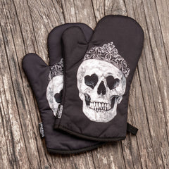 King And Queen Black Skull Oven Mitts And Potholder Set